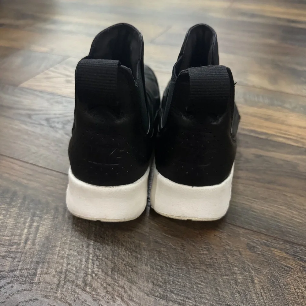 Nike Air Max Thea Mid Black Leather Chelsea Boot Sneakers Women 8.5 Casual Shoes